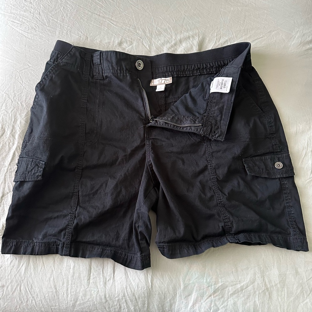 Men's Black Cargo Shorts